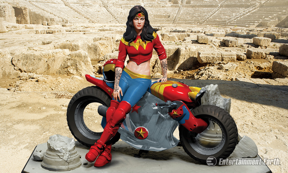 1000x600_dc_wonderwoman_garage.jpg