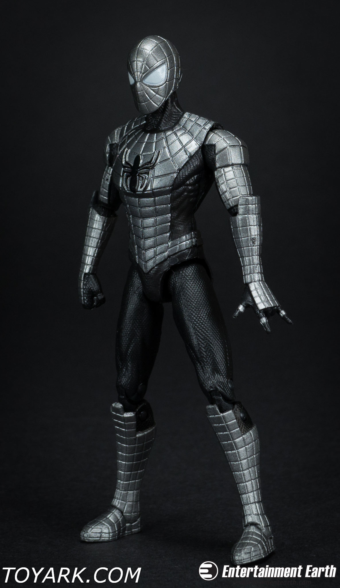 Armored-Spider-Man-Marvel-Legends-02.jpg
