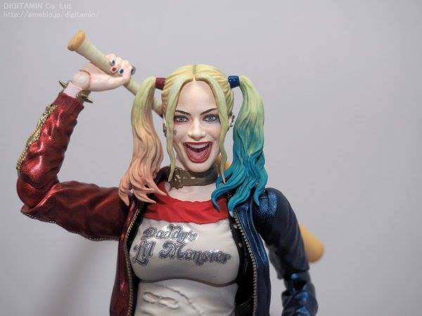 Suicide-Squad-Harley-Quinn-SH-Figuarts-002.jpg