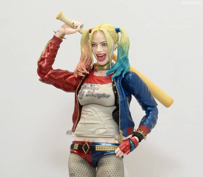 Suicide-Squad-Harley-Quinn-SH-Figuarts-005.jpg