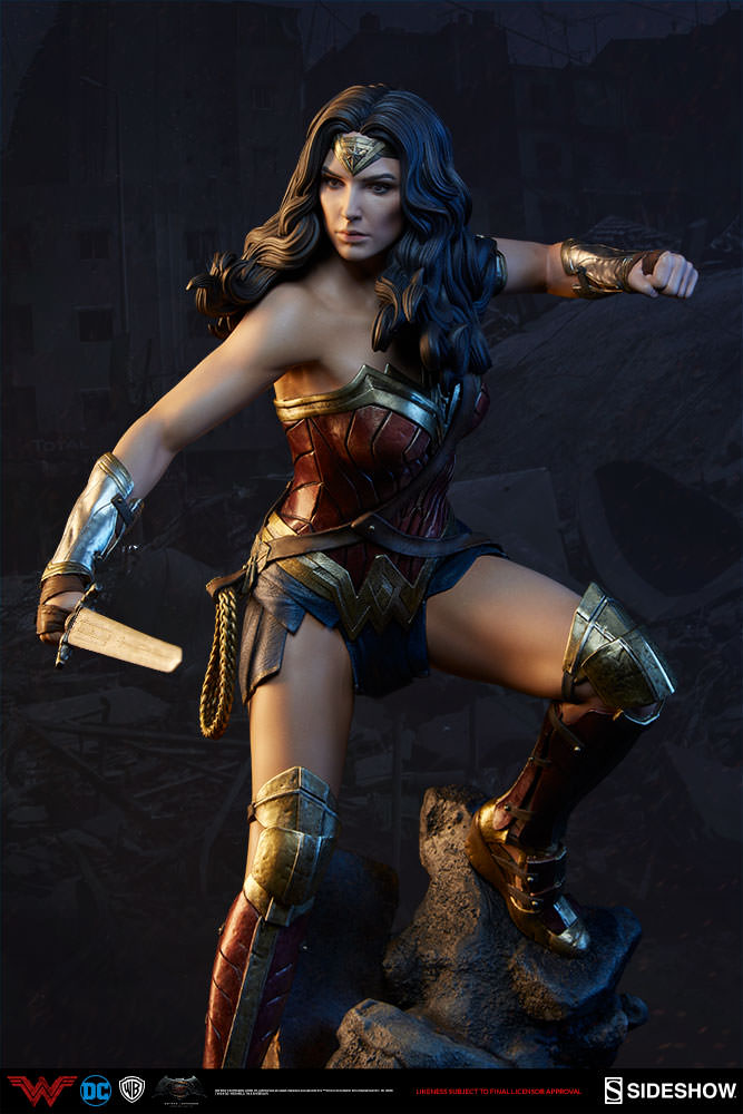 Sideshow-Wonder-Woman-Statue-002.jpg