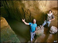 _39962498_cave_ap203body.jpg