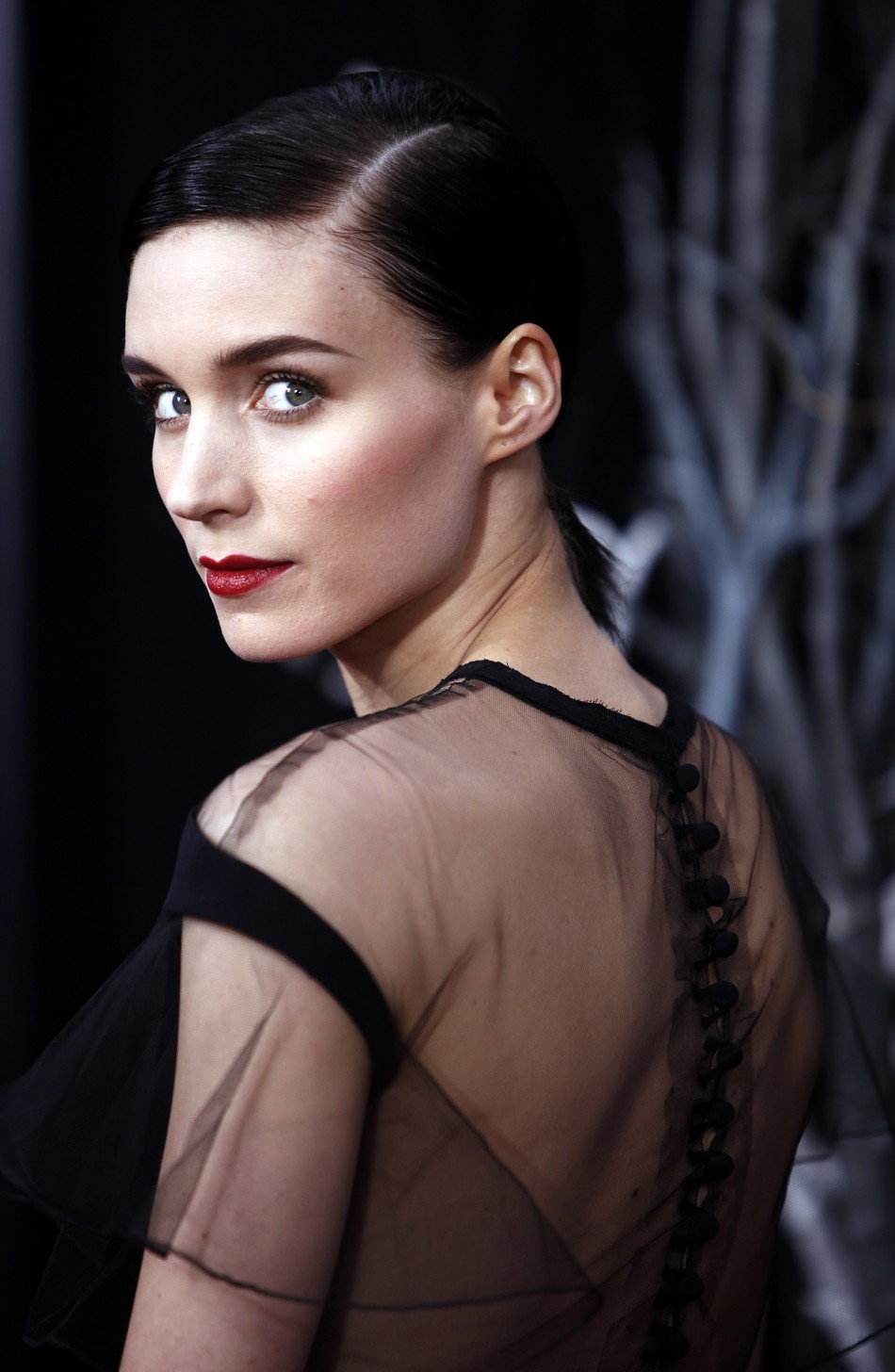 205861-cast-member-rooney-mara-arrives-for-the-premiere-of-the-film-the-girl.jpeg