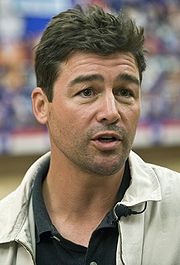 180px-Kyle_Chandler-Nov2009.jpg