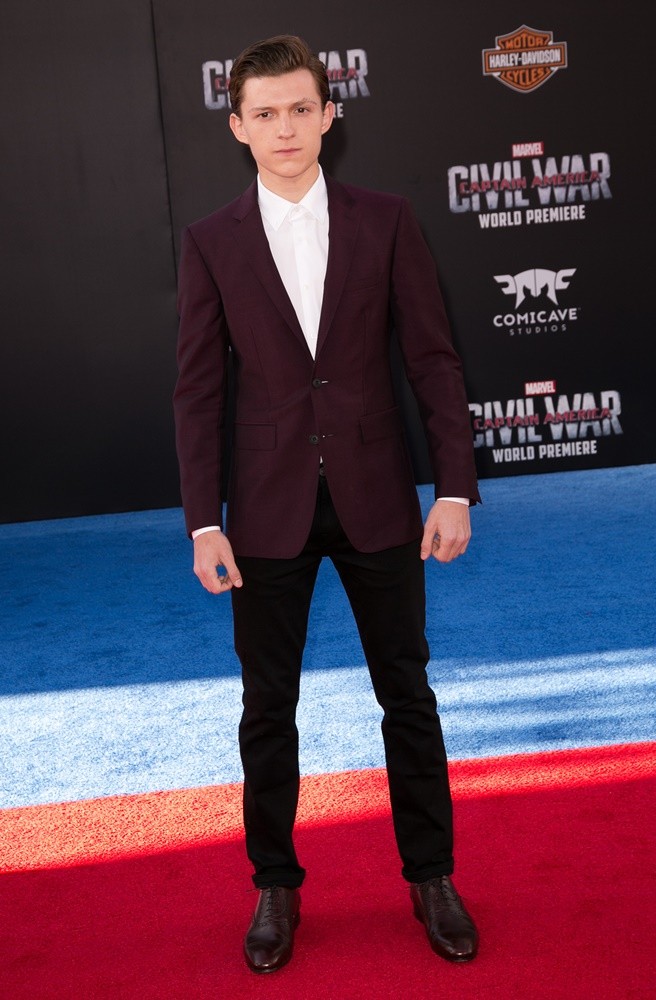 tom-holland-premiere-captain-america-civil-war-02.jpg