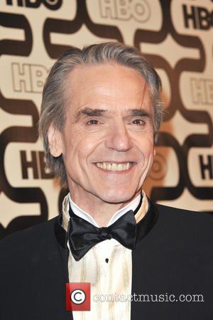 jeremy-irons-hbos-2013-golden-globes-party_20061833.jpg