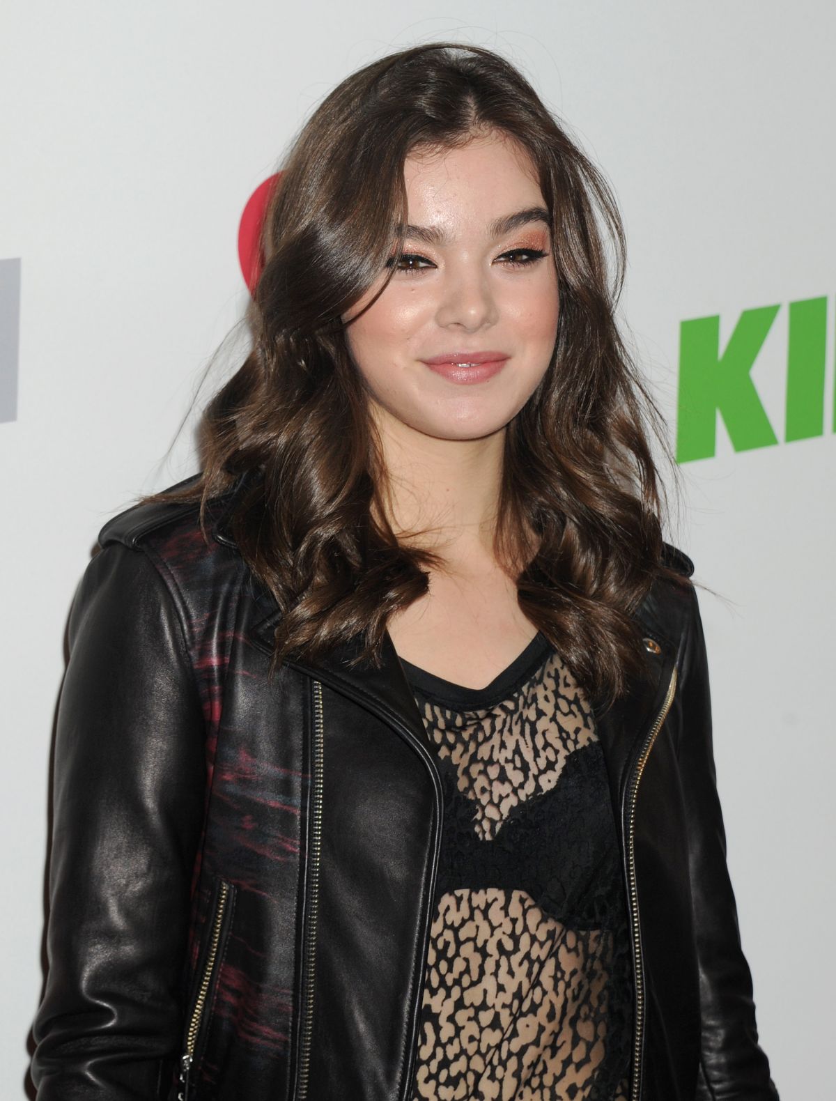 hailee-steinfeld-at-2014-kiis-fm-jingle-ball-in-los-angeles_1.jpg