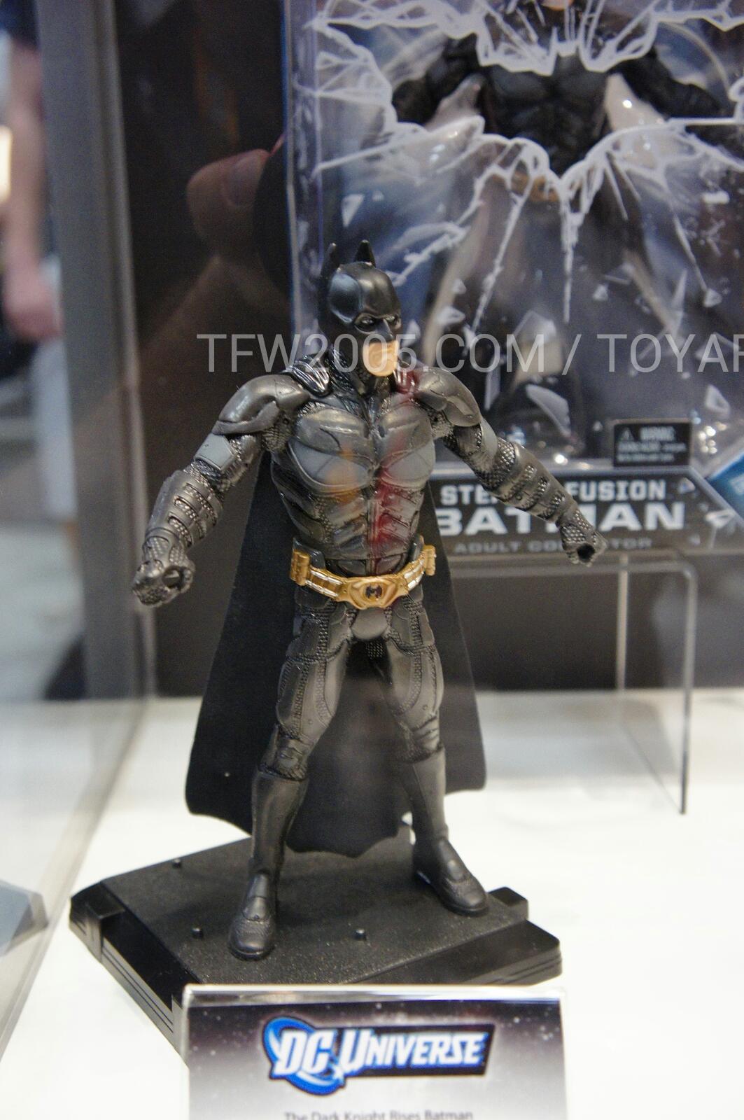 SDCC-2012-DC-Universe-003_1342057935.jpg