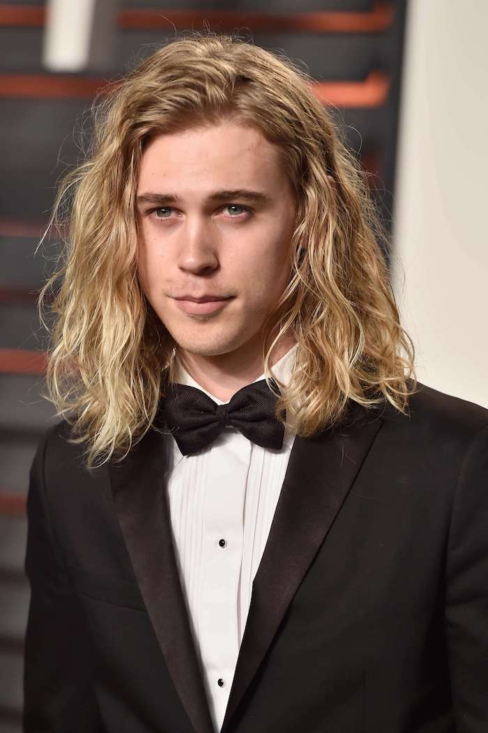 austin-butler-blonde-curly-hair-haircuts-for-men-with-thick-hair-white-shirt-black-blazer-bow-tie.jpg
