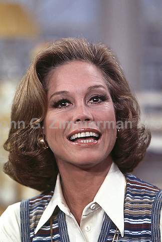 Mary-Tyler-Moore-Show-1974-HR50.jpg