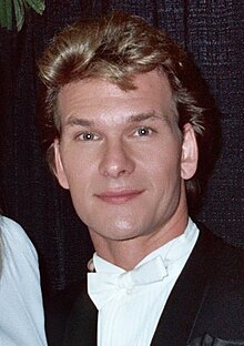 220px-Patrick_Swayze_-_1990_Grammy_Awards_%28cropped%29.jpg