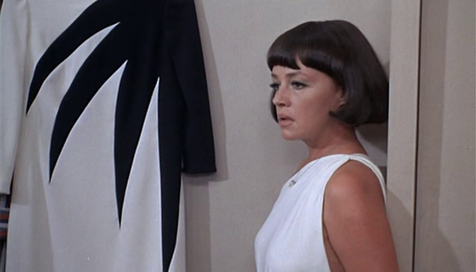 the-bride-wore-black-jeanne-moreau-two.png