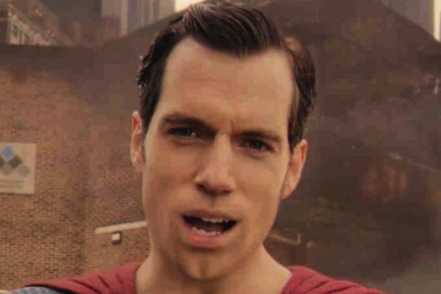 justice-league-henry-cavills-mouth-superman.jpg